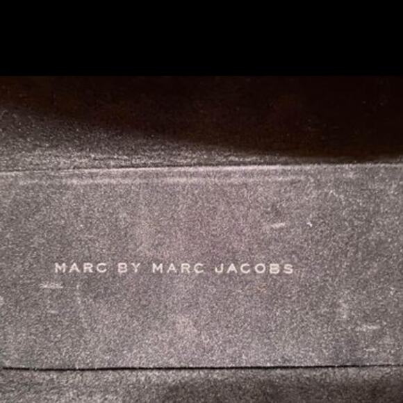 MARC by Marc Jacobs Large Black Sunglasses Hard Case - Picture 4 of 7